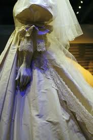 Princess Diana wedding dress sleeve detail